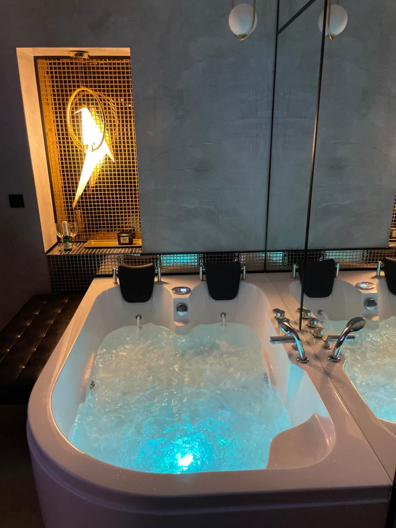 Apartament Z Jacuzzi W Sercu Krakowa Cracóvia Exterior foto